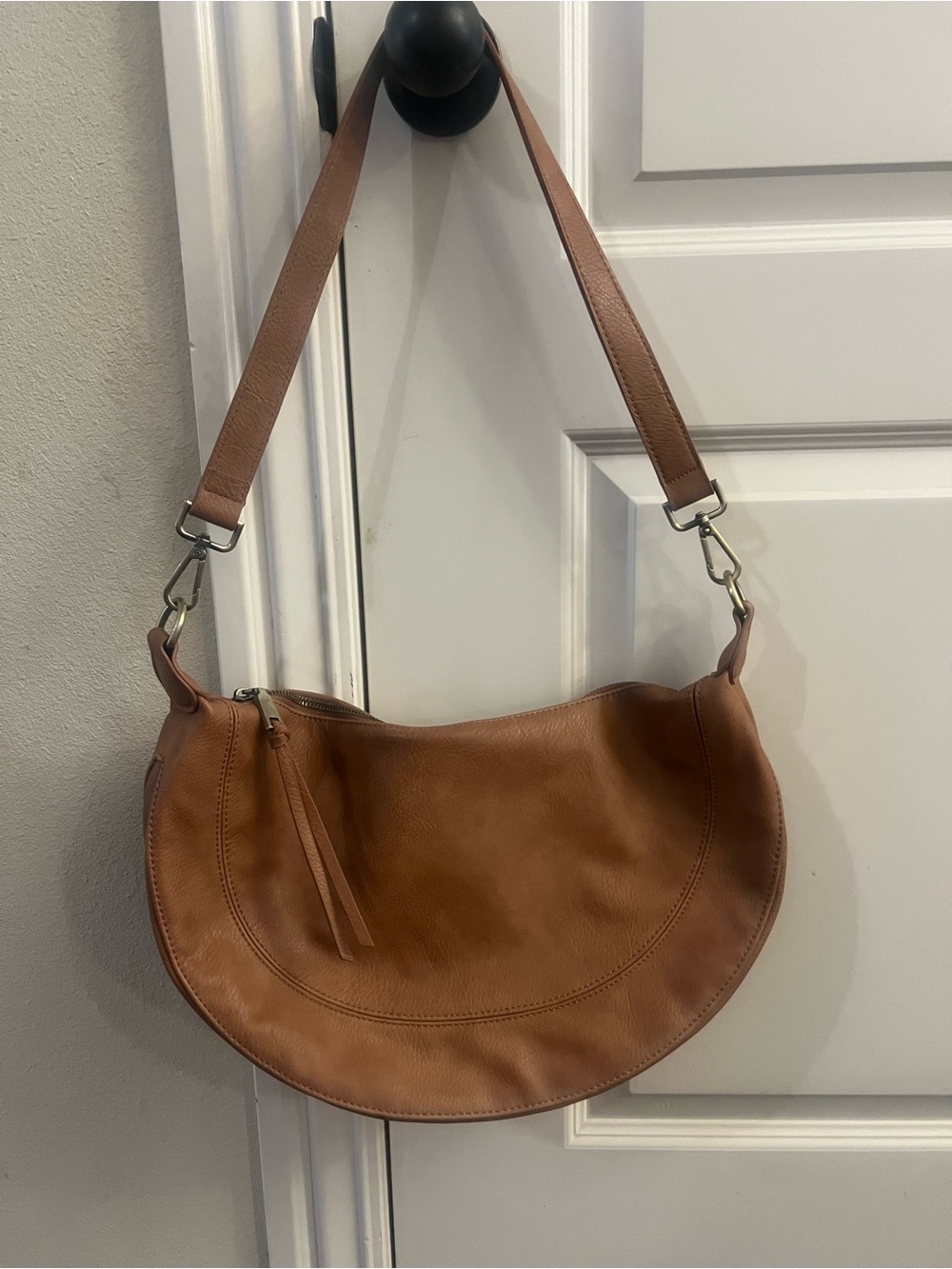 NEW Anthropologie Crescent Hobo in Warm Tan Leather